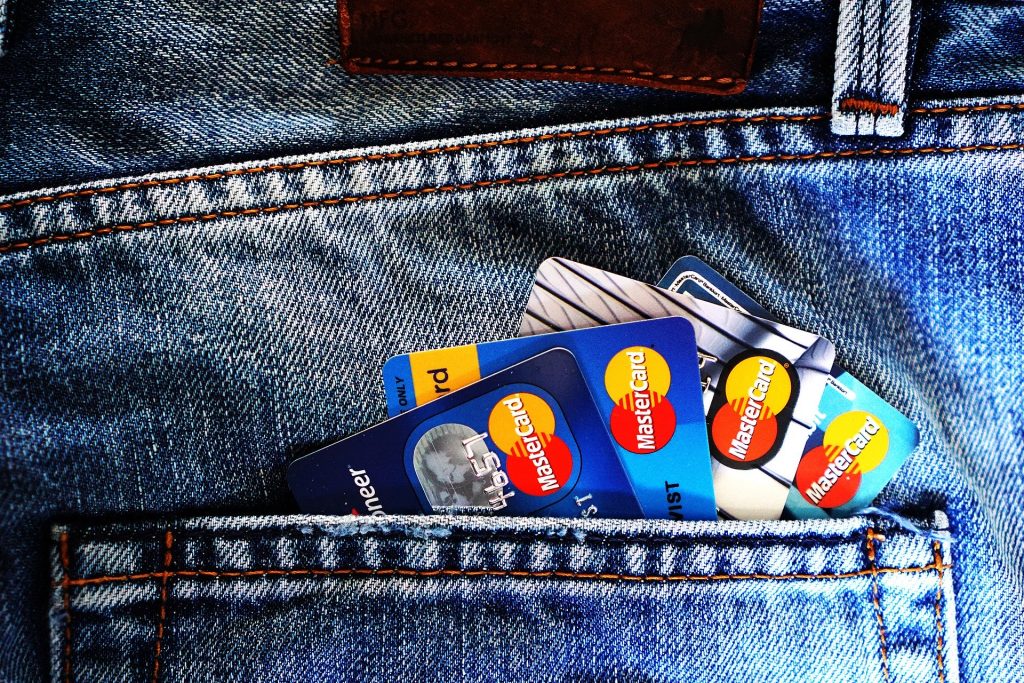 Las cuentas para extranjeros deben permitir transferencias en diferentes divisas.