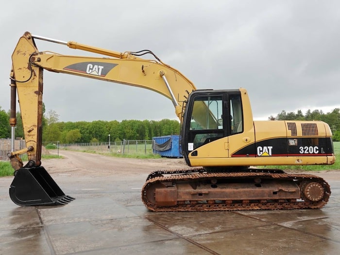 Excavadora Caterpillar de color amarillo