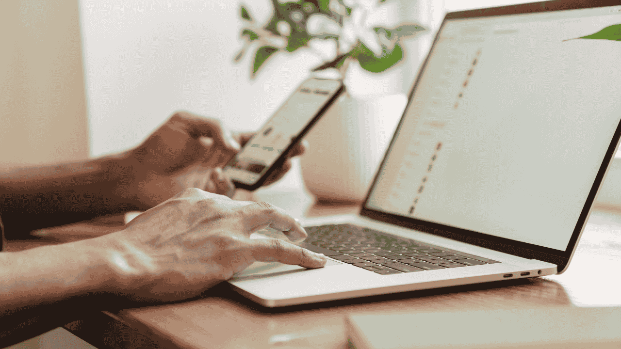 Los paquetes combinados de fibra, móvil y TV salieron más baratos este año