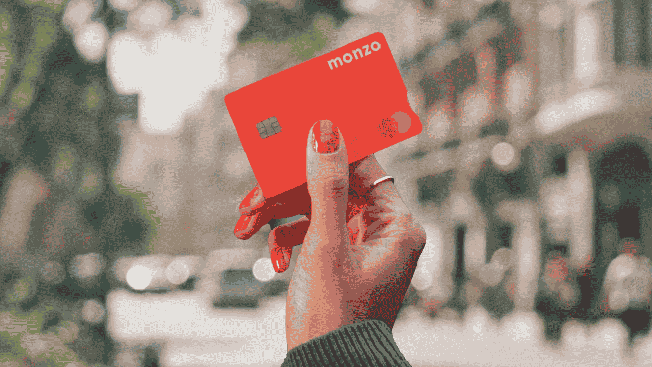 Monzo llega a España: ya puedes apuntarte a la lista de espera de su cuenta sin comisiones